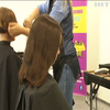 Ділитися волоссям: благодійники допомагають онкохворим