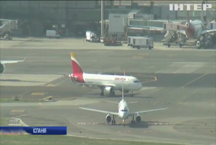 Літак з шасі у двигуні аварійно сів у аеропорту Мадрида