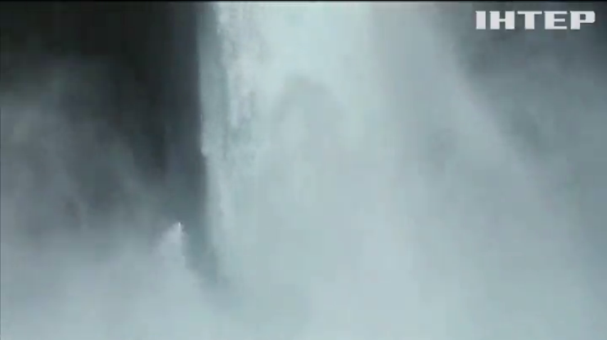 Американський каякер підкорив 40-метровий водоспад в Чилі