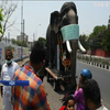 Індійці вдягли на скульптуру слона маску для боротьби з коронавірусом
