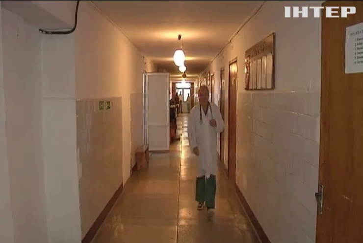 Катастрофічно не вистачає засобів захисту: як українські лікарі борються з епідемією коронавірусу