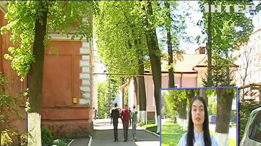 Чому в Україні на коронавірус масово хворіють медики