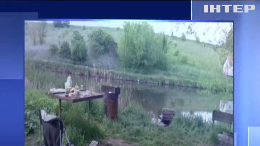 Масове вбивство на Житомирщині: орендар ставка розстріляв на березі рибалок