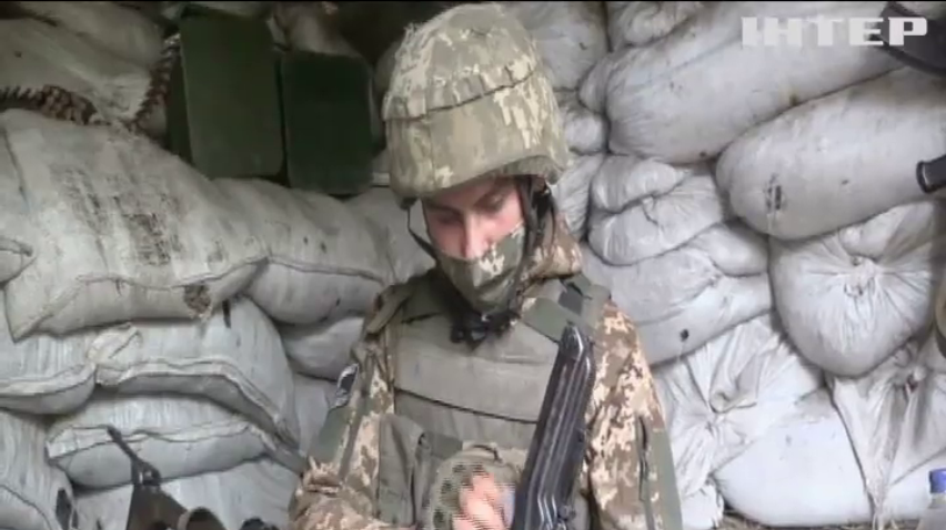 На Донбасі бойовики атакують українських захисників із артилерійських систем 