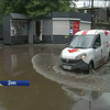 Річки на вулицях та рекорд опадів: Україну накрило дощем та градом