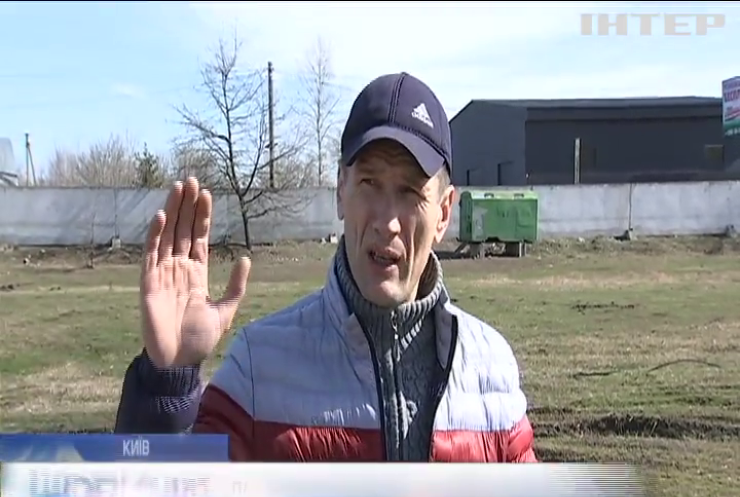 Дрібне рейдерство: на Київщині у пенсіонерки намагаються відібрати ферму