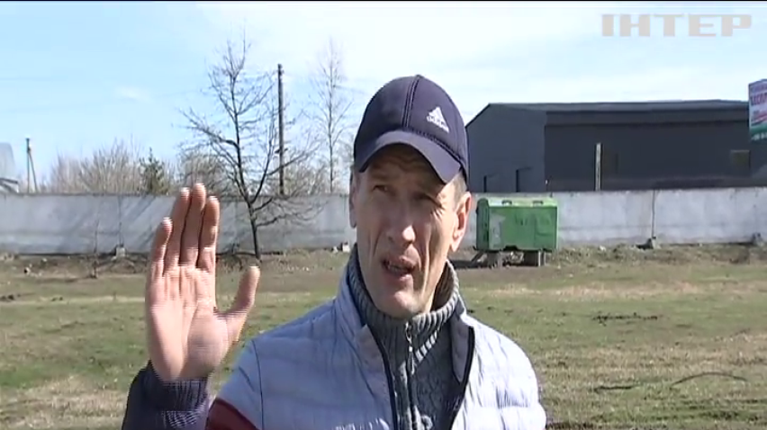Дрібне рейдерство: на Київщині у пенсіонерки намагаються відібрати ферму