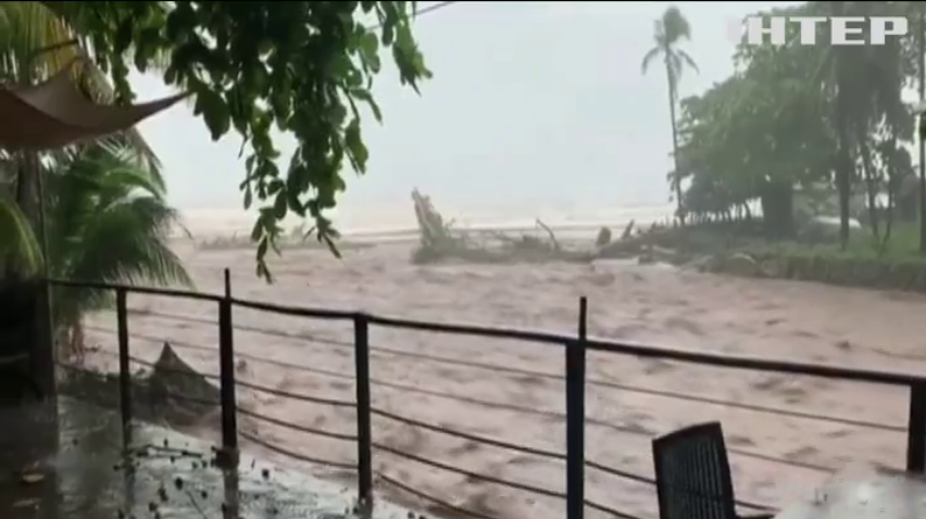 Сальвадор "знесло" тропічним штормом