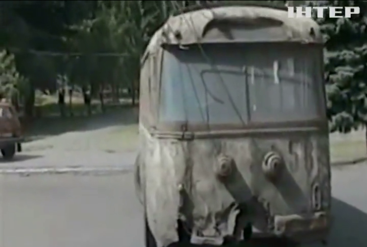 Повернення із небуття: до Запоріжжя приїхав раритетний ялтинський тролейбус 