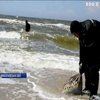 Пляшки, каміння та метал: в Очакові рятувальники вичистили пляж від сміття