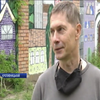 Вчитель із Кропивницького перетворив шкільний паркан на арт-простір