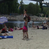 Карантин літу не перешкода: кияни штурмують пляжі столиці