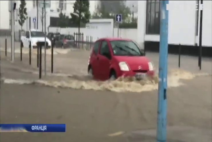 Острів Корсика потерпає від потужних злив