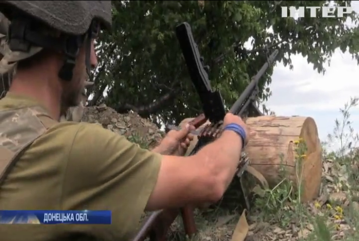 На Донбасі противник вів вогонь із заборонених калібрів