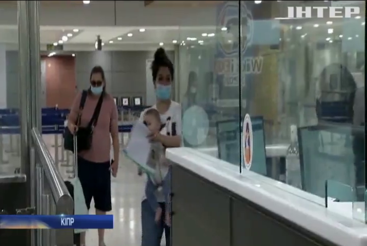 Кіпр вибірково тестуватиме туристів на коронавірус