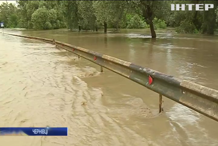 Україна потерпає від масштабних повеней: рівень води зростає погодинно