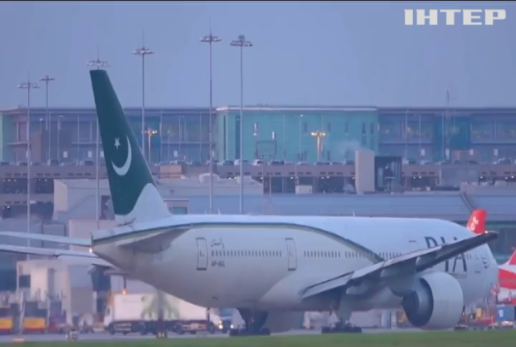 Літаками Пакистану керують пілоти без ліцензій
