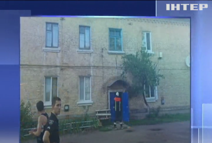 На Київщині обвалився дах у багатоквартирному будинку