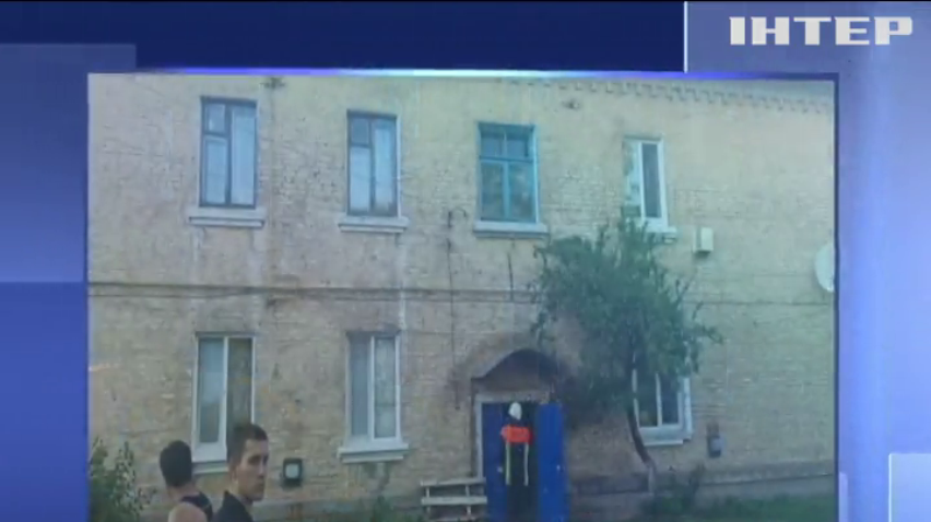 На Київщині обвалився дах у багатоквартирному будинку
