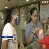 Індійці торгують медичними масками із діамантами