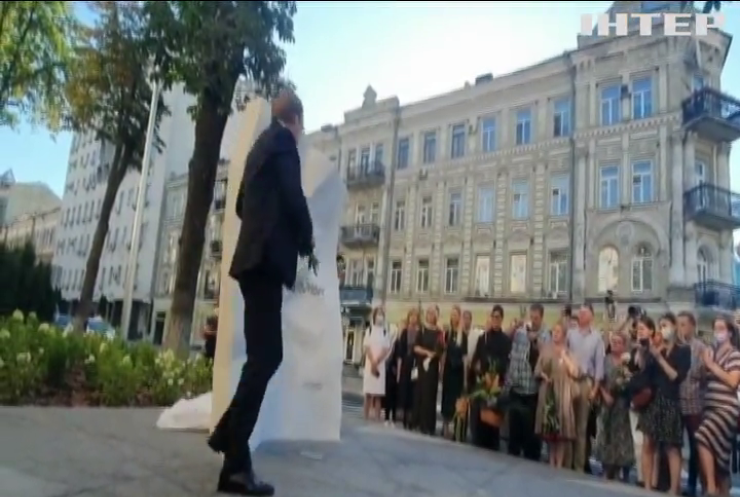 Роковина загибелі Павла Шеремета: у столиці відкрили пам'ятний меморіал