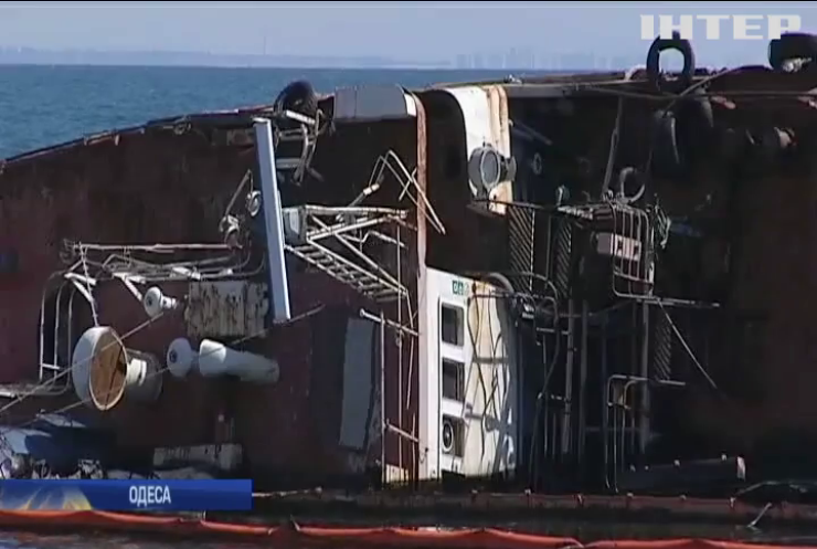 Аварія танкеру "Делфі" загрожує узбережжю Одеси екологічною катастрофою