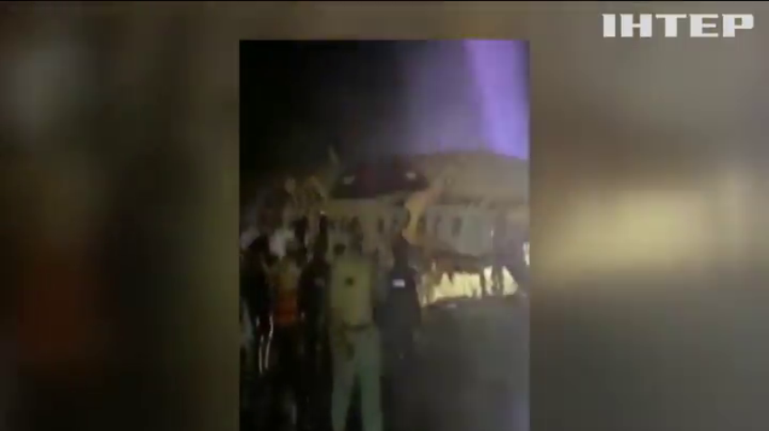 В Індії під час посадки розбився пасажирський літак