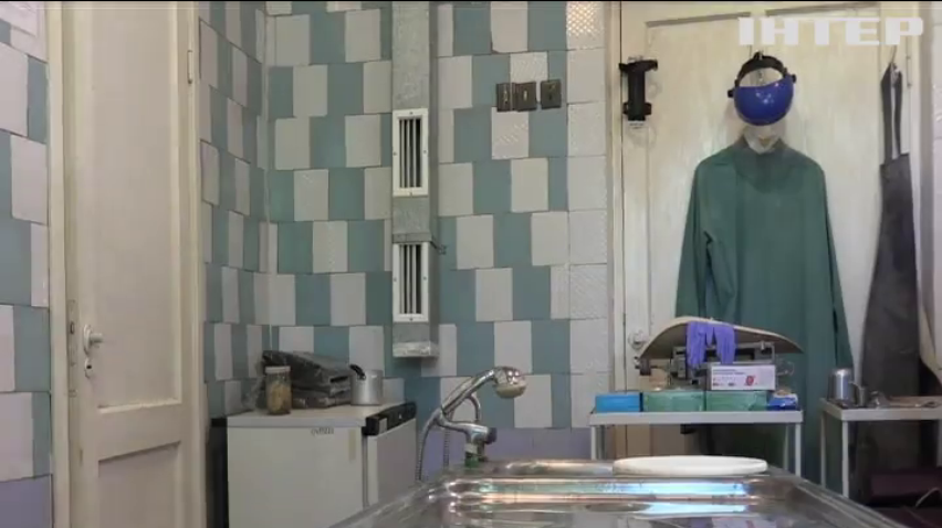 Чому морг на Черкащині зберігає тіла на коридорі без холодильного обладнання