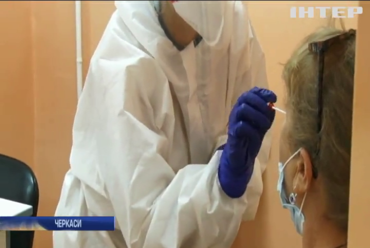 В Україні держлабораторіям дозволили заробляти на тестуванні на коронавірус