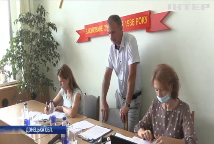 Депутати Курахового закликали президента скасувати антиконституційну заборону на проведення місцевих виборів