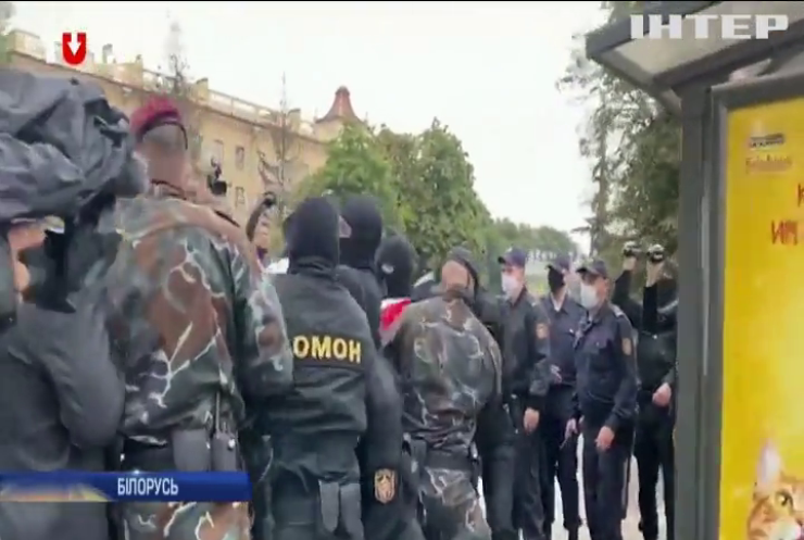 У Білорусі продовжуються затримання протестувальників