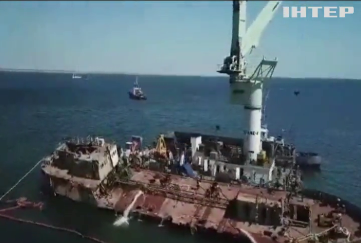 Пляж Одеси "звільнили" від танкера