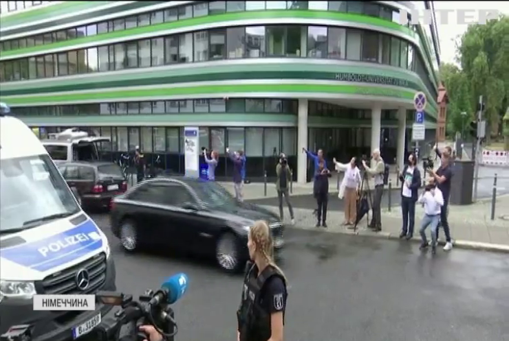 Навальний прийшов до тями і опинився під посиленою охороною