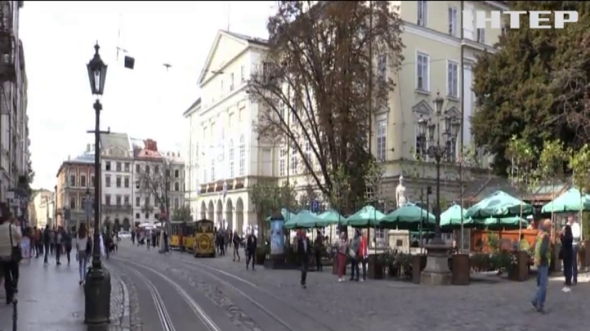 На Львівщині активно зростає кількість хворих на СOVID-19: як живе місто