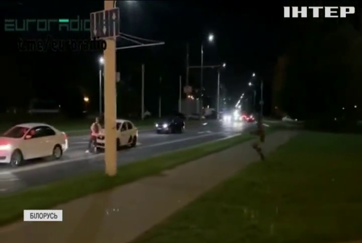 У Білорусі таксист врятував протестувальника від "омонівців"