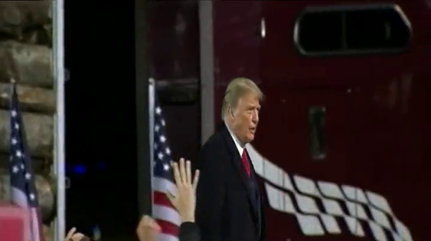 Дональда Трампа разом з дружиною ушпиталили до військового госпіталю