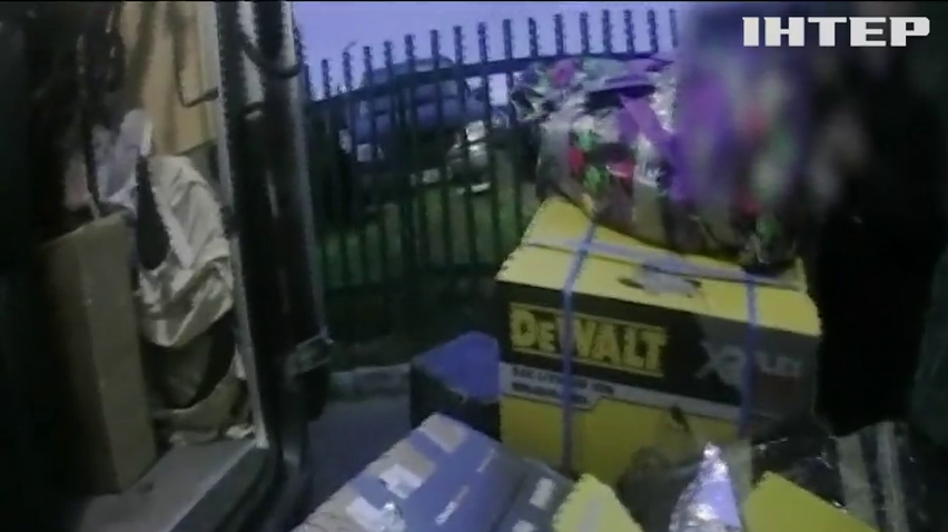 В Україну намагалися завезти коробки з грошима: митники вилучили валюту