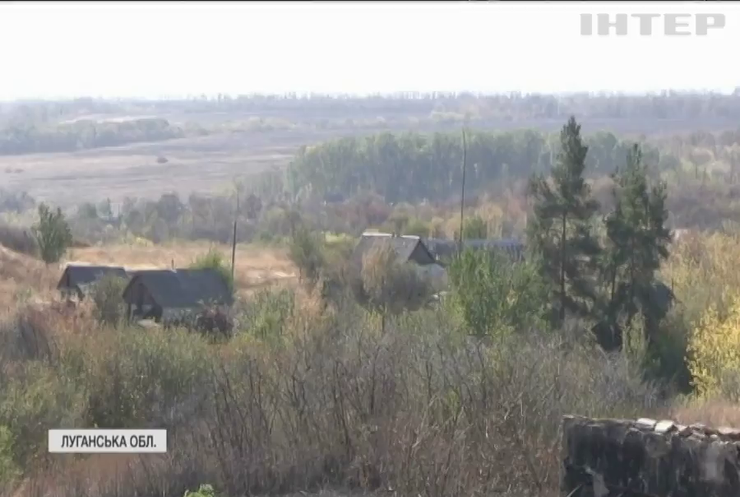 Війна на Донбасі: військові продовжують гасіння пожежі у прифронтовій зоні