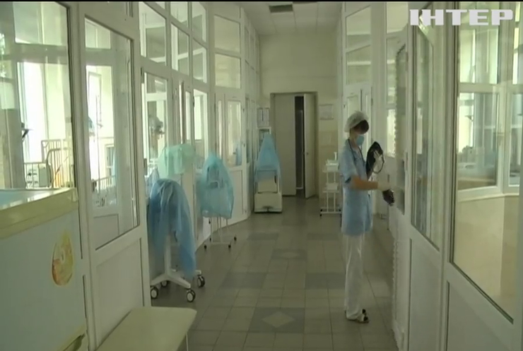 У Київських лікарнях закінчуються ліжка для хворих на коронавірус