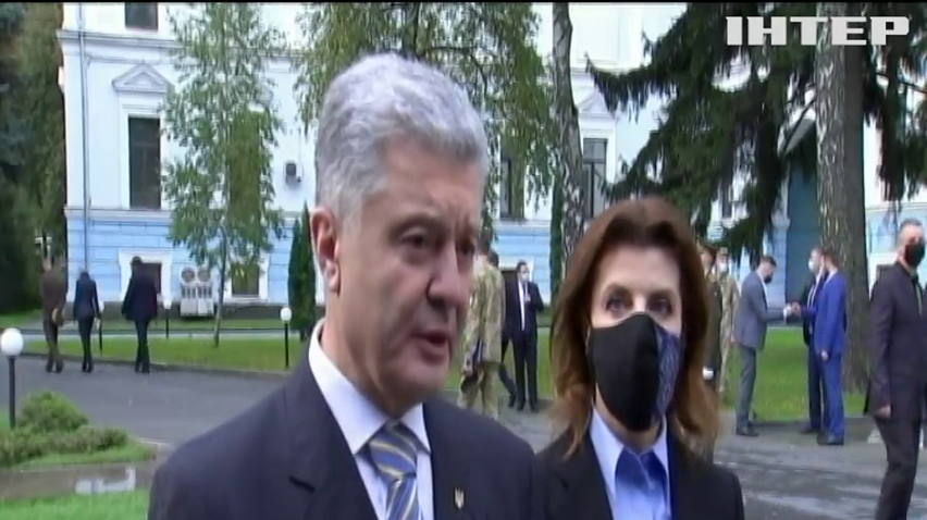 Петро Порошенко разом з дружиною вшанував пам'ять загиблих воїнів