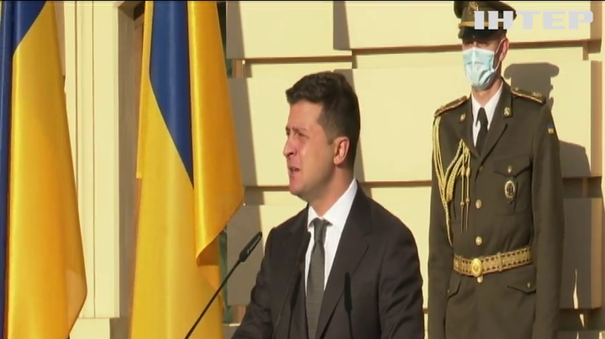 Володимир Зеленський вручив державні нагороди та військові звання захисникам України