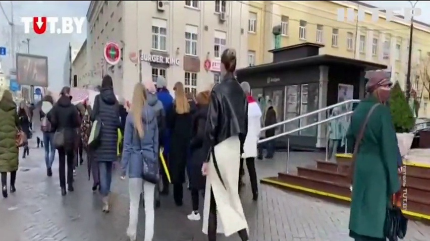 Силовики затримали учасниць жіночого маршу у Мінську