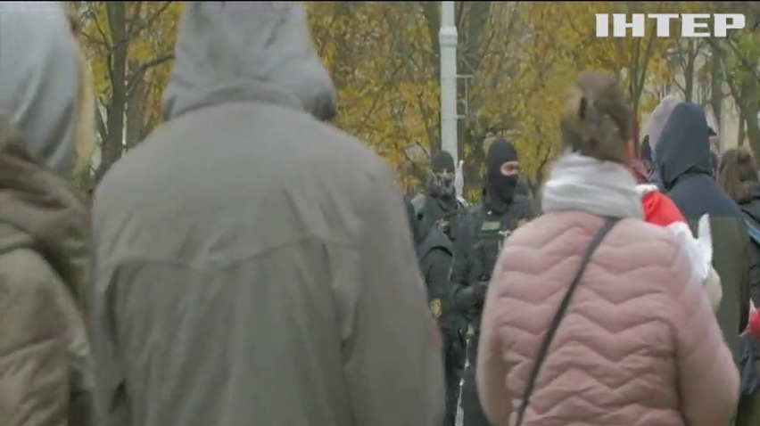 У Білорусі силовики застосували зброю проти мітингарів