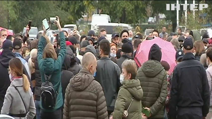 Переповнені лікарні та акції протесту: як Закарпаття бореться з пандемією