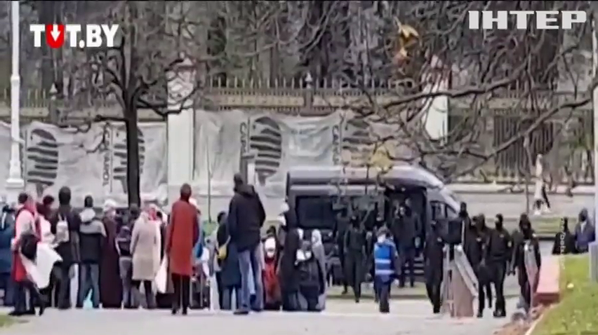 Протести у Білорусі: у Мінську затримали учасників "маршу медиків"