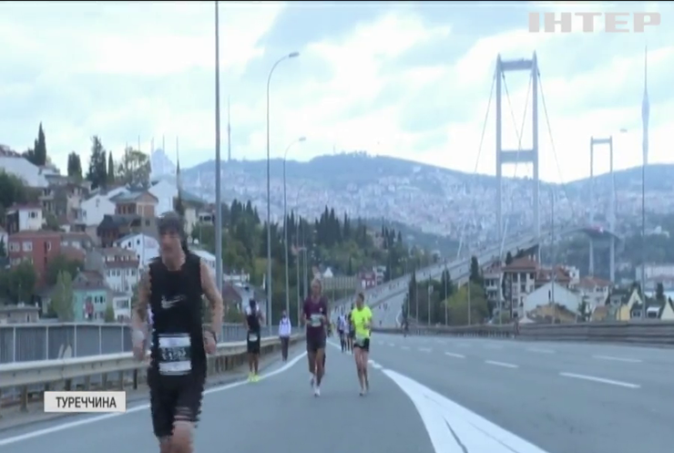 У Стамбулі попри коронавірус пройшов традиційний марафон