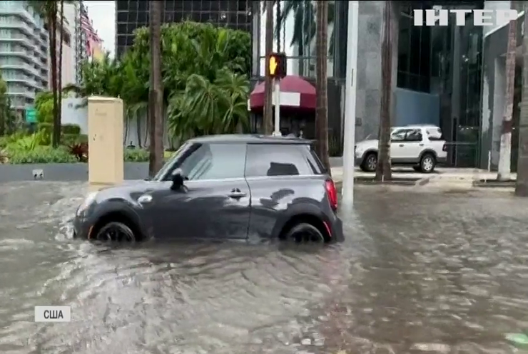 Флорида потерпає від потужного шторму