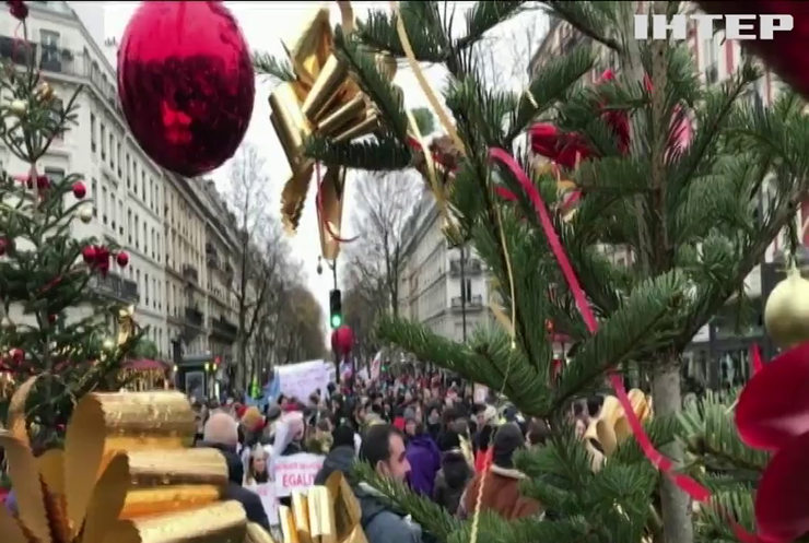 У Франції  визнали різдвяні ялинки товаром першої потреби