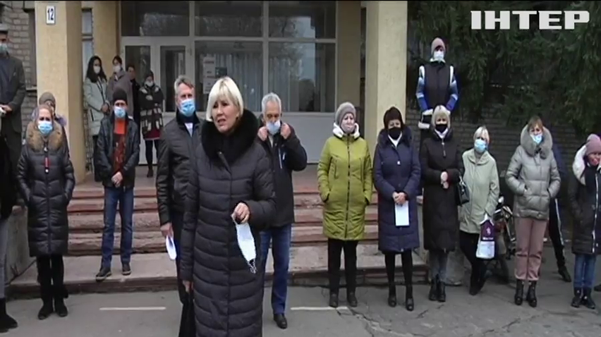 Небезпечна освіта: на Миколаївщині учні та вчителі ризикують опинитися на вулиці