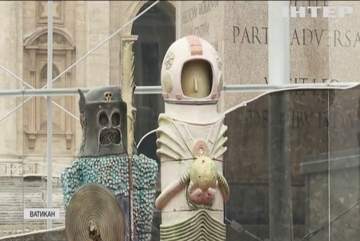 У Ватикані площу святого Петра прикрасили фігуркою Дарт Вейдера